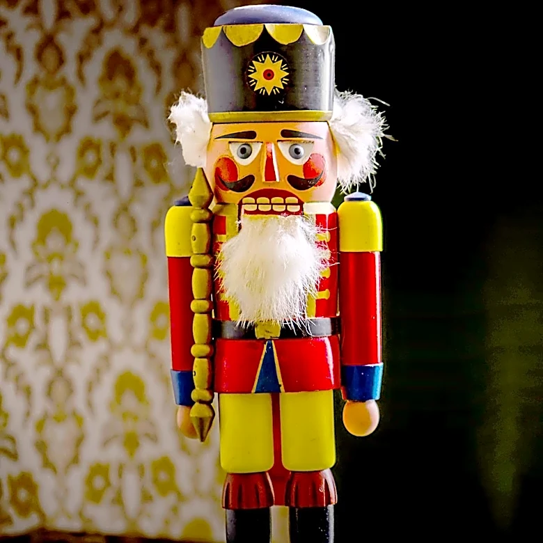 Minnesota Town of Luverne Unveils World's Tallest Nutcracker, Boosting Local Tourism