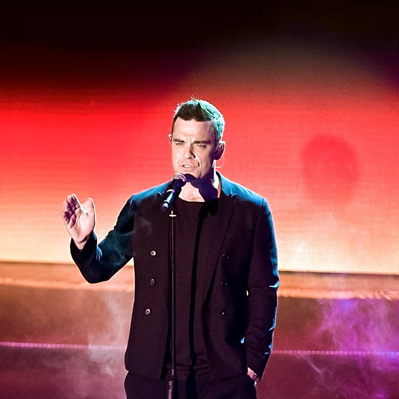 Robbie Williams Addresses Viral Incident at World Cup with Humorous Response