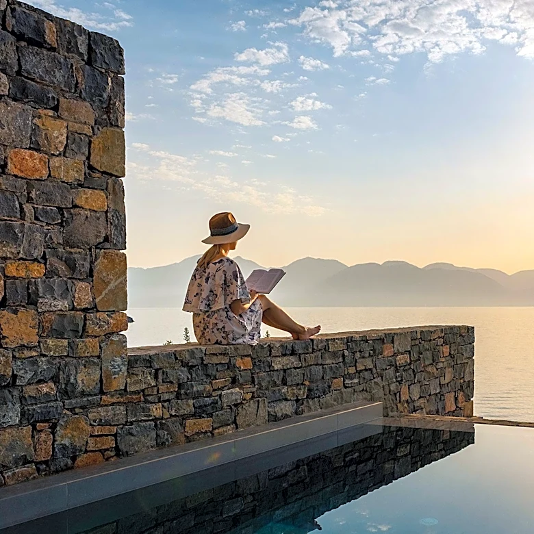 Four Seasons Expands Luxury Offerings with New Hotel in Mykonos, Enhancing Wellness Travel