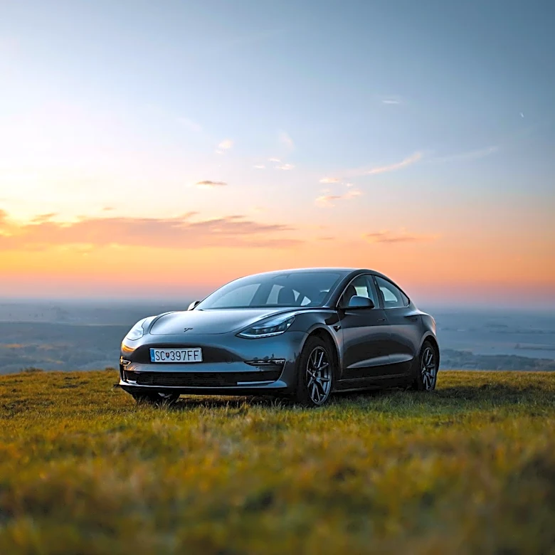 Tesla Faces Scrutiny Over Record Crash Reports in 2026