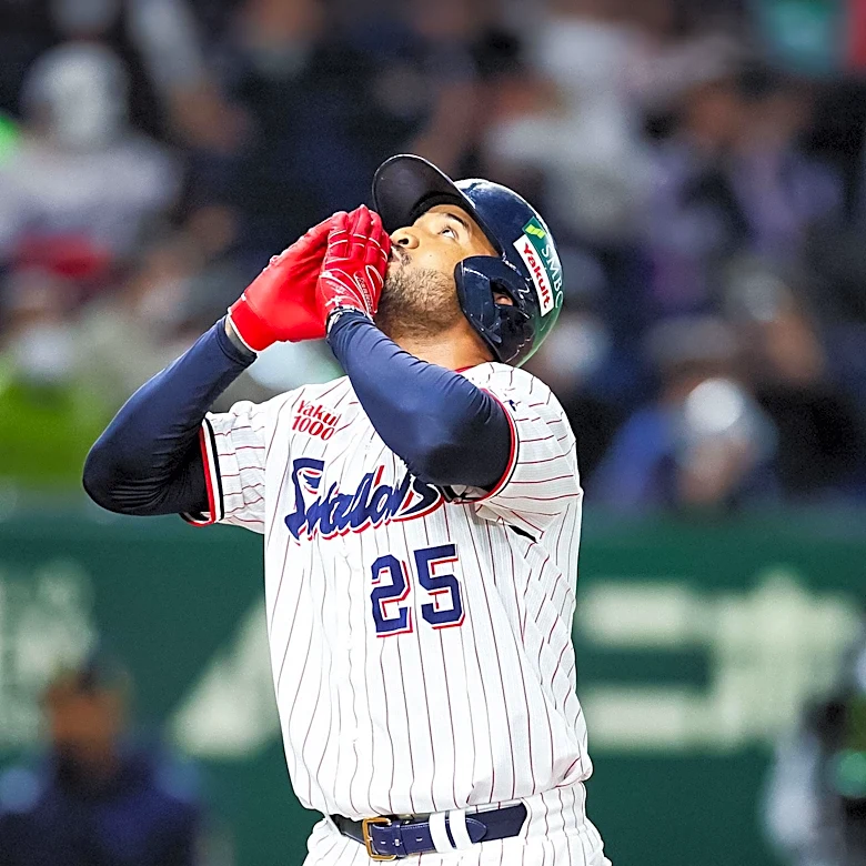Pirates Acquire Ron Marinaccio, Designate Dennis Santana Amid Bullpen Struggles