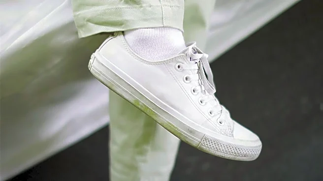 Minimalist Fashion Trends Resurface with White Canvas Sneakers