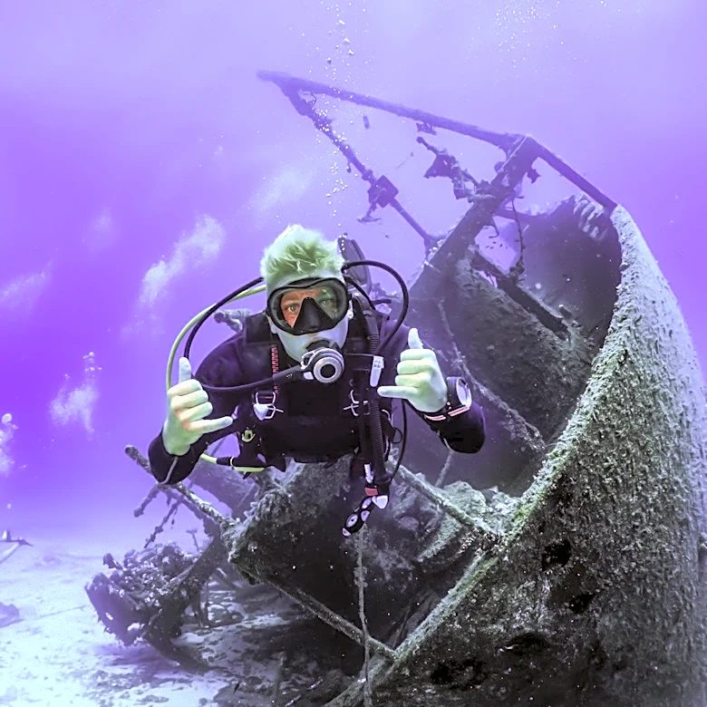 Scuba Pioneer and 'Sea Hunt' Star Zale Parry Passes Away at 93