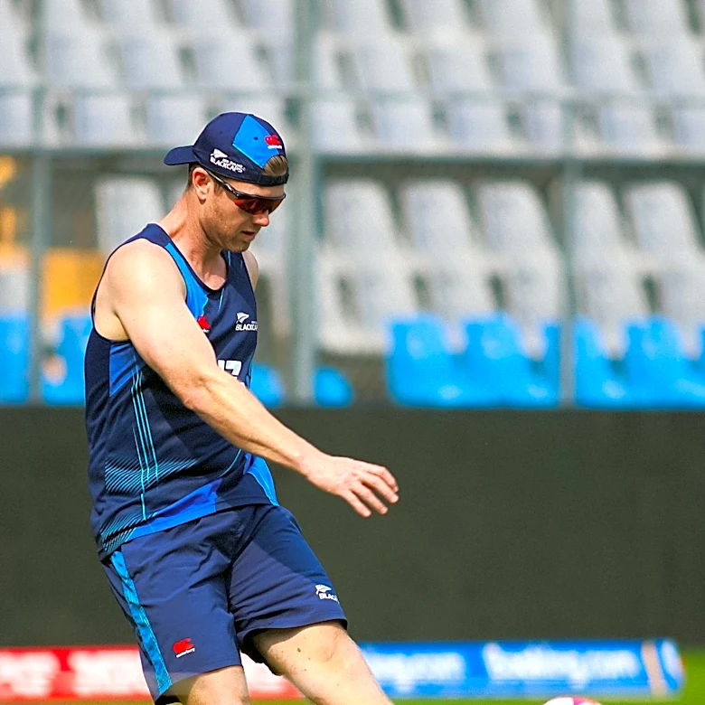 Panthers' Nic Scourton Out for Season After ACL Injury at Training Camp