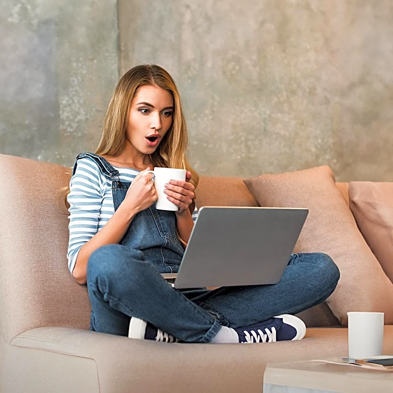 Teen's Online Earnings Raise Parental Suspicion, Highlighting Generational Career Gap