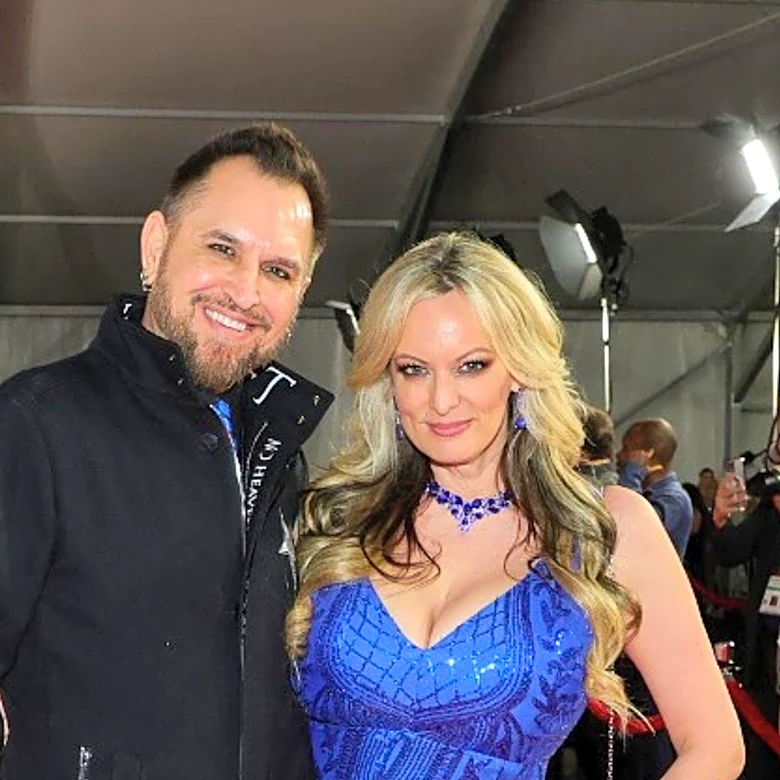 Jason Alexander Responds to Courtney Stodden's Demands Over Controversial Sketch