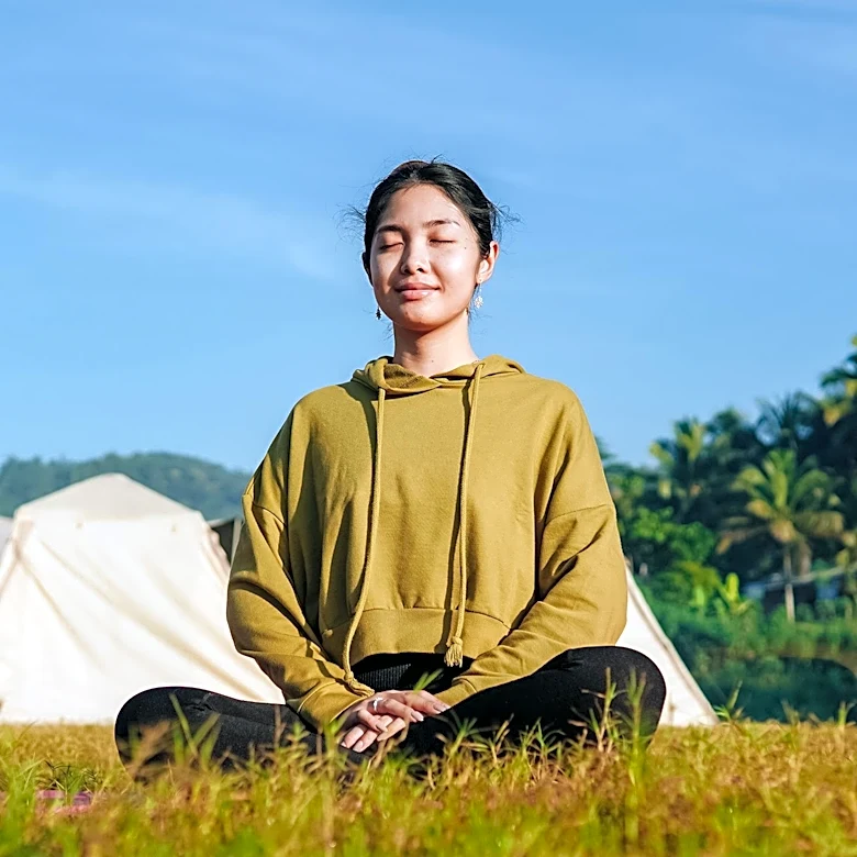 Mindfulness Retreats Gain Popularity Amid Growing Interest in Self-Awareness