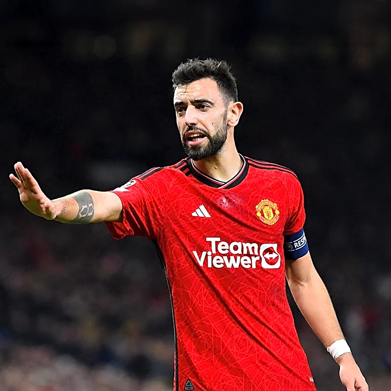 Dean Saunders Suggests Manchester United Sell Bruno Fernandes
