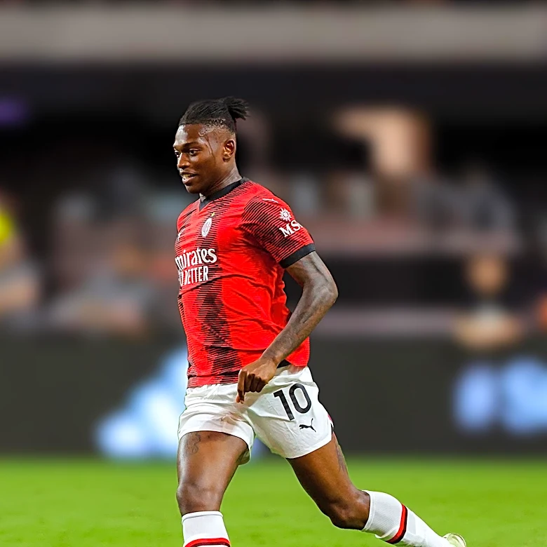 Rafael Leao Trains with Corinthians Amid Uncertain Future at Milan
