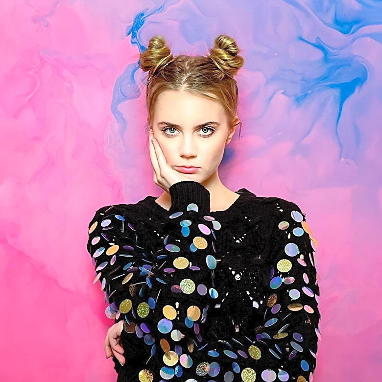 Ellie Bamber's Transformation into Kate Moss Achieved Through Balanced Fitness Regimen