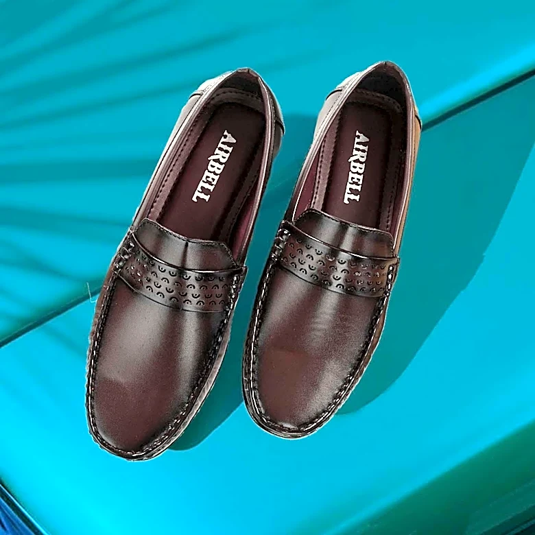 Summer Loafers Emerge as Versatile Footwear Trend for 2026