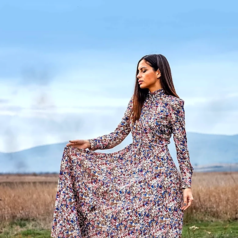 Macy's Offers Designer-Look Floral Maxi Dress at a Discounted Price