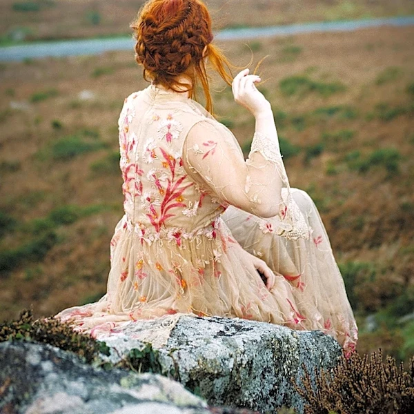 Kate Bush Fans Gather to Recreate Iconic 'Wuthering Heights' Video on Yorkshire Moorland