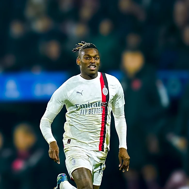 Rafael Leao Awaits New Offers from Galatasaray and Fenerbahce Amid Transfer Speculations