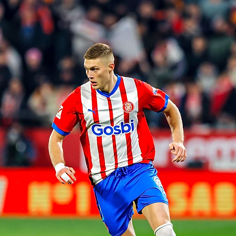 Ukrainian Footballer Artem Dovbyk Considers Loan Move to Bologna Amid Recovery