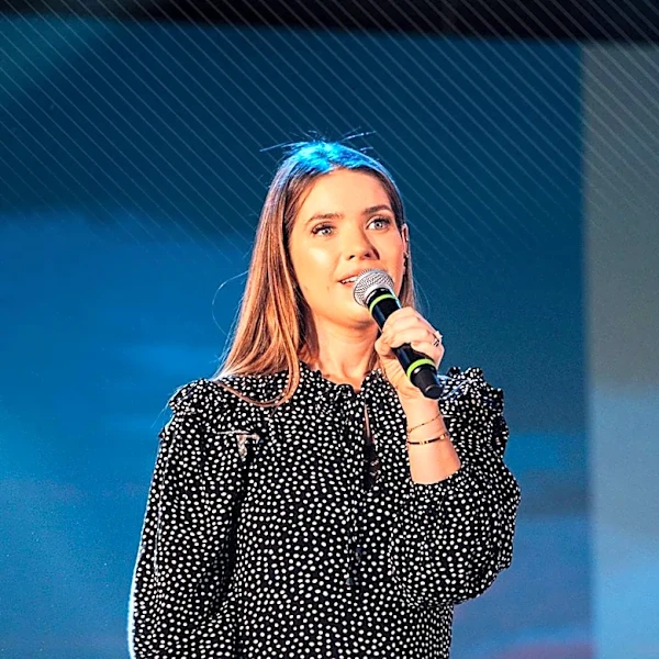 Katherine Schwarzenegger Shares Family Vacation Highlights in Stylish Summer Attire