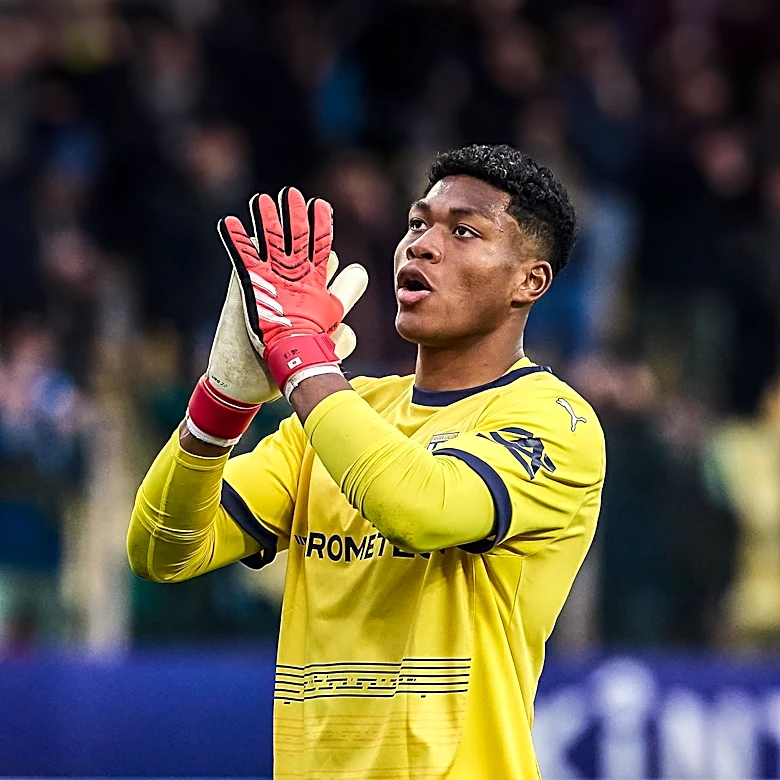 PSG Inquires About Parma Goalkeeper Zion Suzuki for Potential Transfer