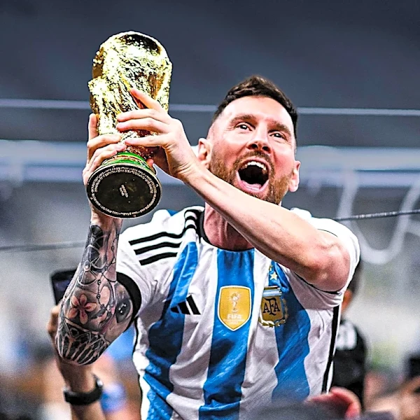 Lionel Messi Gifts Argentina Teammates Personalized World Cup Mementos