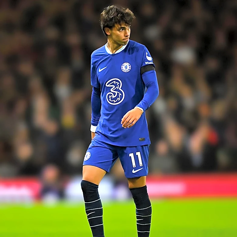Chelsea's Strategic Shift: Pursuing Experienced Players Amidst Transfer Talks