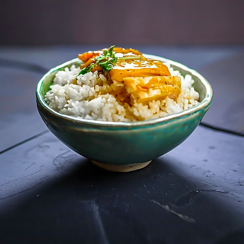 Rice and Egg Bowl Recipe Offers Comfort and Simplicity Amidst Busy Lives