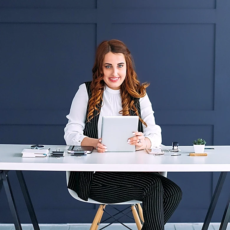 Financial Advisors Urge Greater Female Engagement in Investing to Overcome Barriers