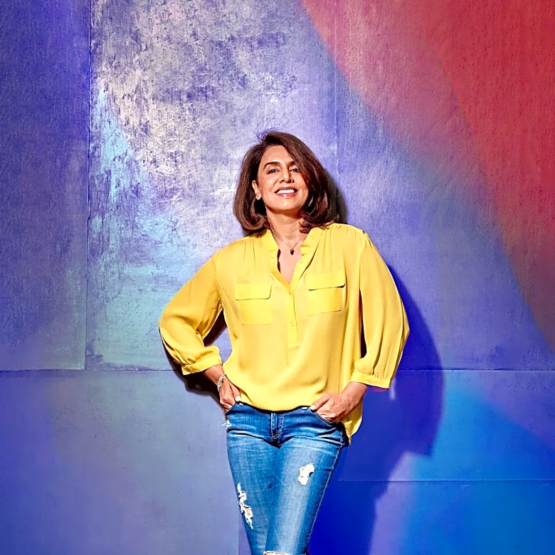 Midlife Fashion Blog Promotes Body Positivity and Style Evolution