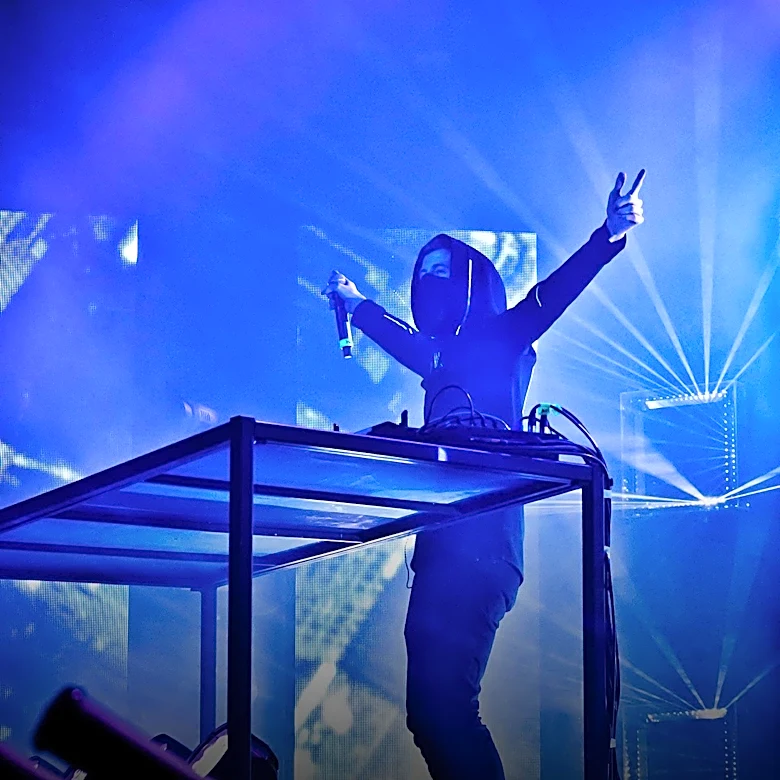 Kavinsky, Renowned for 'Nightcall', Passes Away at 50 in Paris