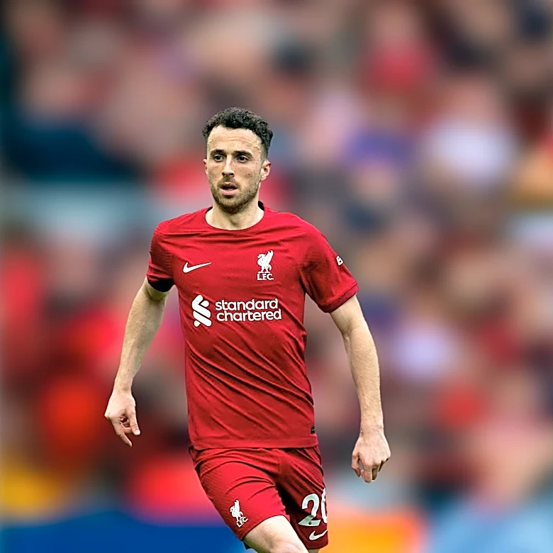 Liverpool Eyes Record-Breaking Transfer for PSG's Bradley Barcola