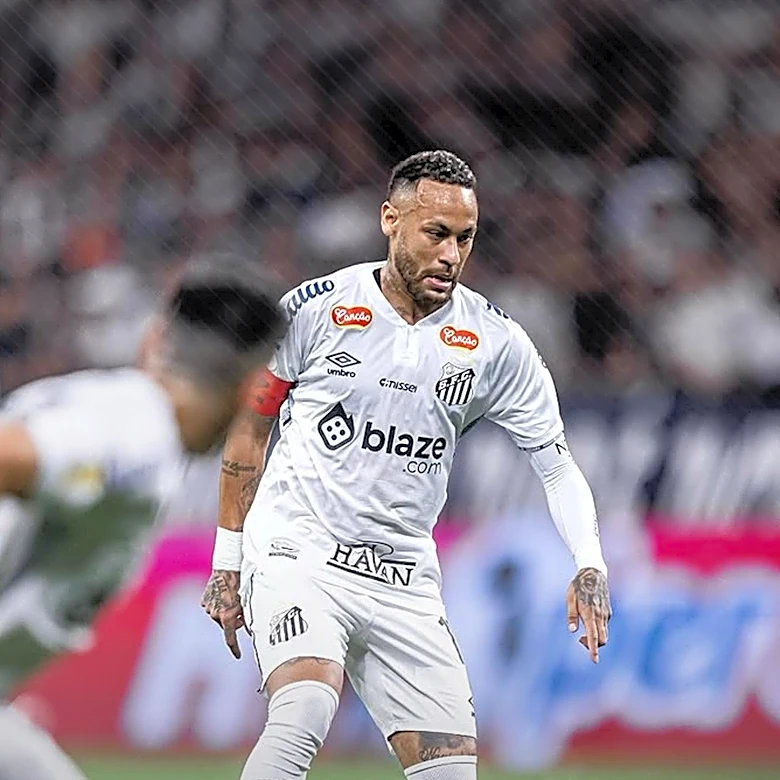 Neymar Denies Locker Room Incident Amid Santos' Copa Sul-Americana Progress