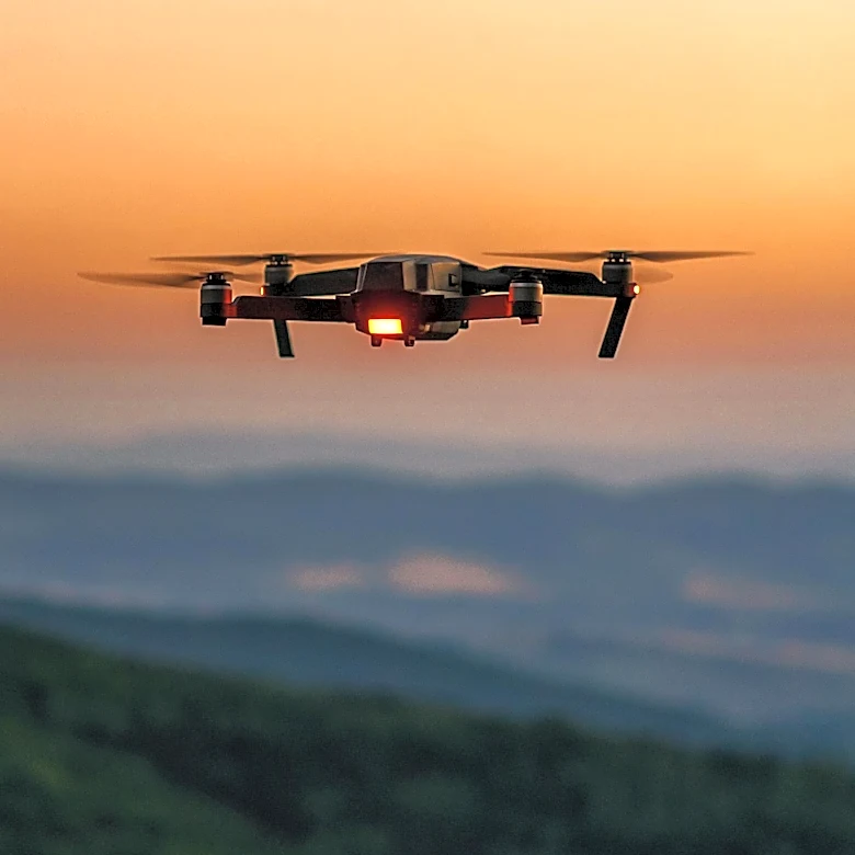 Heone-X Drone Revolutionizes Campsite Lighting with Long-Lasting LED Technology