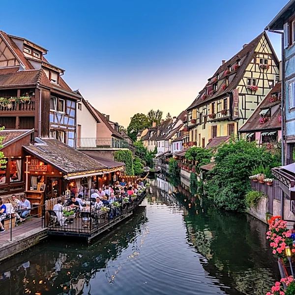 Identifying Tourist Trap Restaurants in Europe: Key Indicators