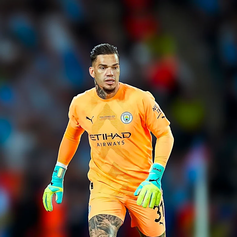 Manchester City Pursues Gerónimo Rulli as Backup Goalkeeper Amid Transfer Developments