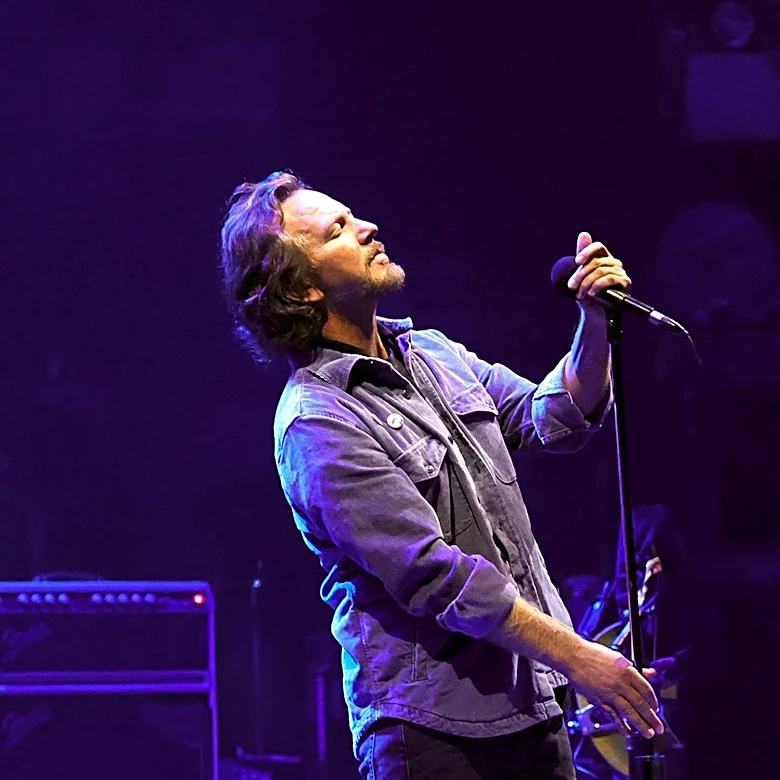 Glen Hansard Reflects on Friendship with Eddie Vedder Before Tragic Death
