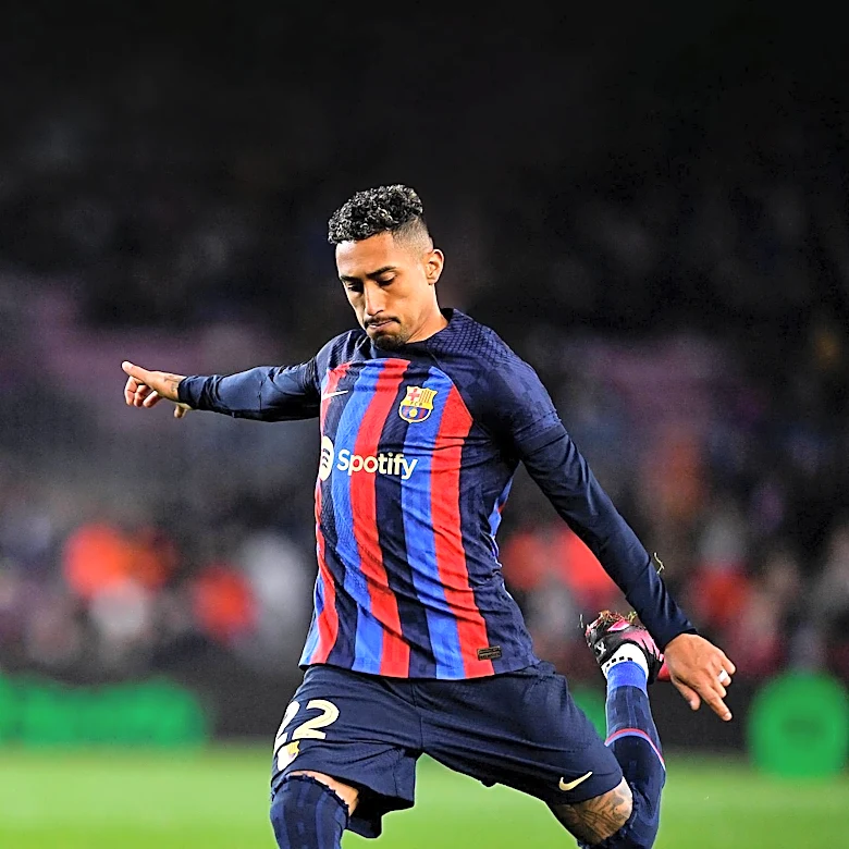 Raphinha Returns to Barcelona Training Camp After Injury Recovery