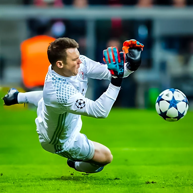 Manuel Neuer Announces Retirement Plans, Aims for Third Champions League Title with Bayern Munich