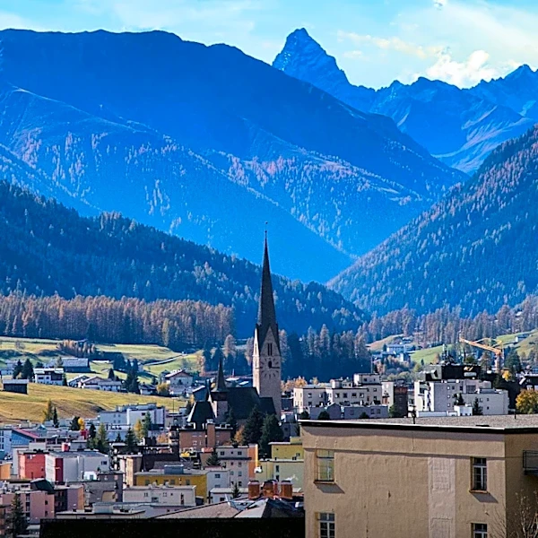 Top U.S. Mountain Towns Offer Ideal Weekend Getaways with Scenic and Cultural Attractions