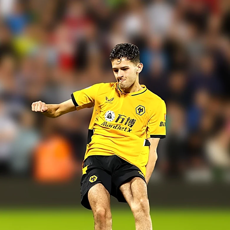 Fer Lopez Returns to Wolves, Aims for Success in Championship