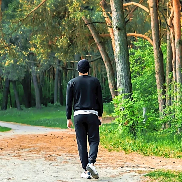 Study Finds Longer Walks More Beneficial for Heart Health Than Shorter Walks