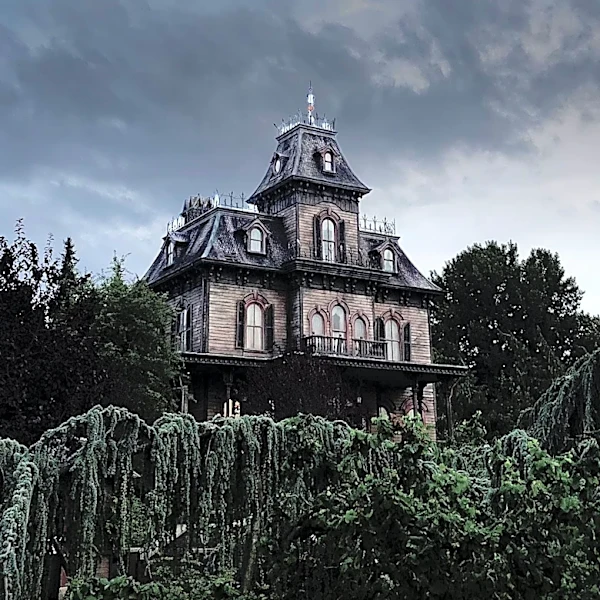 Haunted Mansion at Magic Kingdom Unveils Restored Exterior After Refurbishment