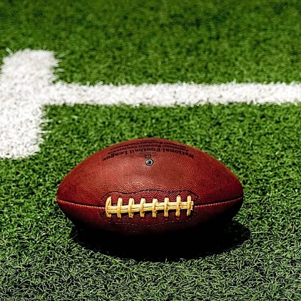 Philadelphia Eagles' Training Camp Sees Healthy Returns of Key Players Dickerson and Jurgens