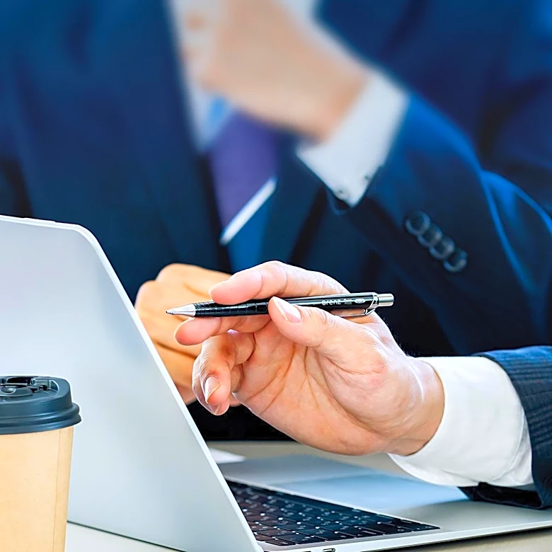 Manufacturers Life Insurance Company Reduces Mondelez International Stock Holdings