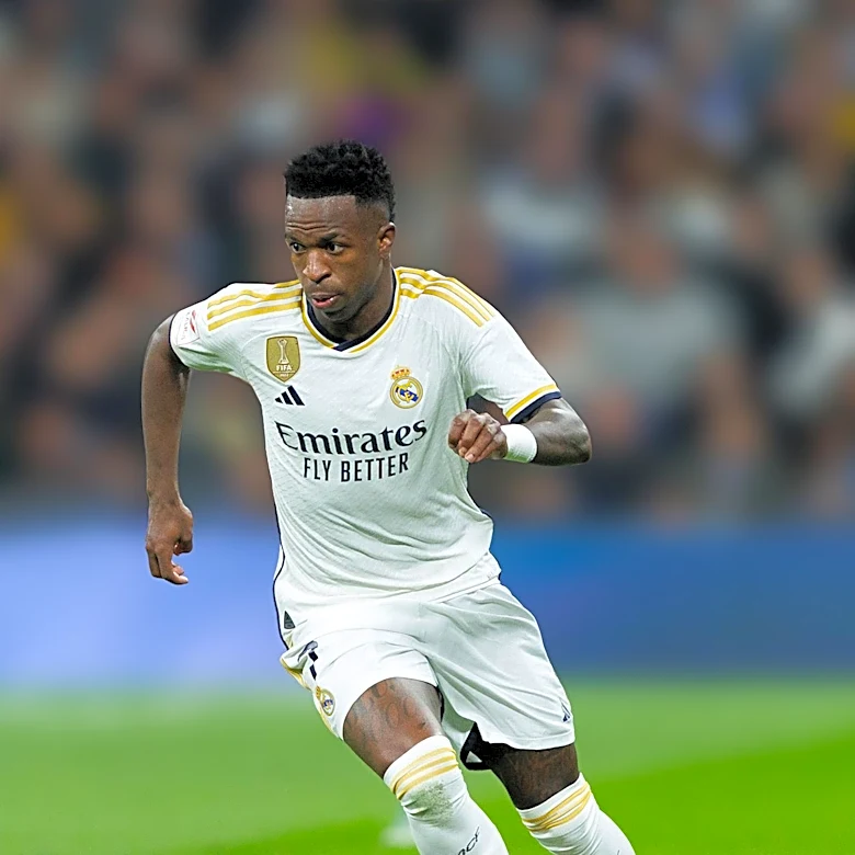 Real Madrid Halts Vinícius Júnior Negotiations Amid Arsenal Interest