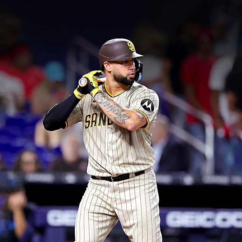 Fernando Tatis Jr. Robs Home Run, Padres Fall to Giants