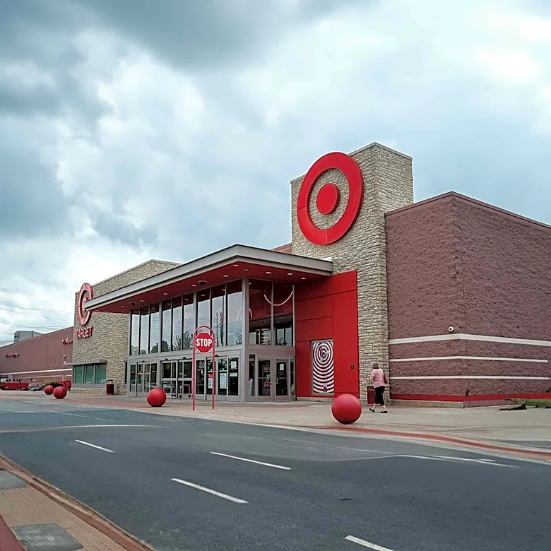 Target Seeks Food Service Experts in Smithfield, UT, Enhancing Customer Experience