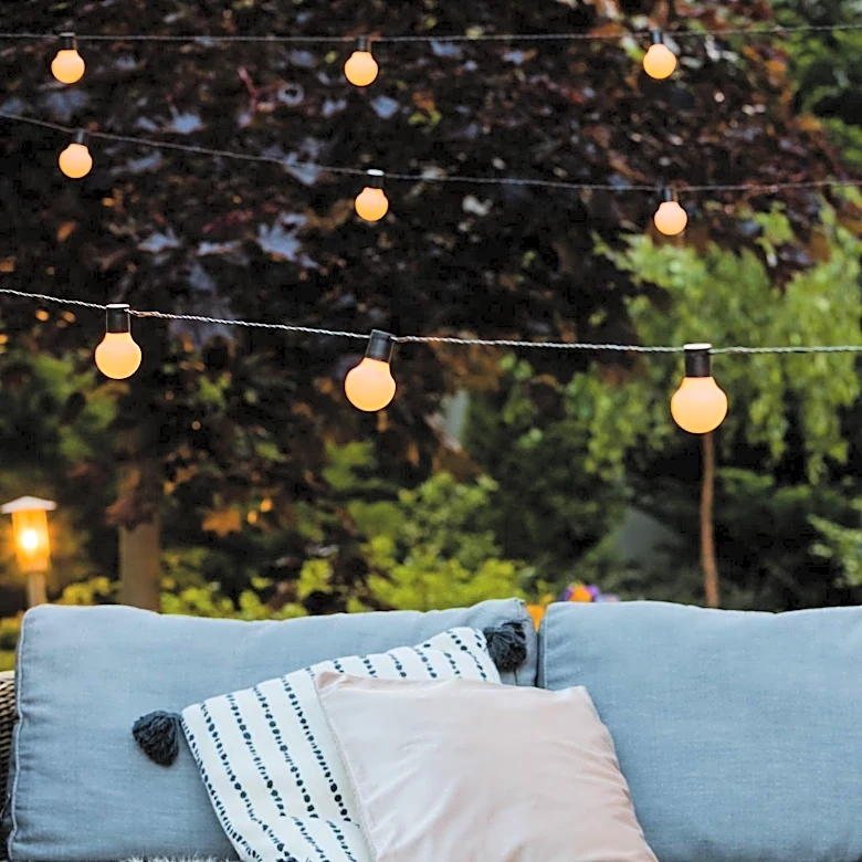 Cottagecore Outdoor Decor Brings Indoor Romance to Patios