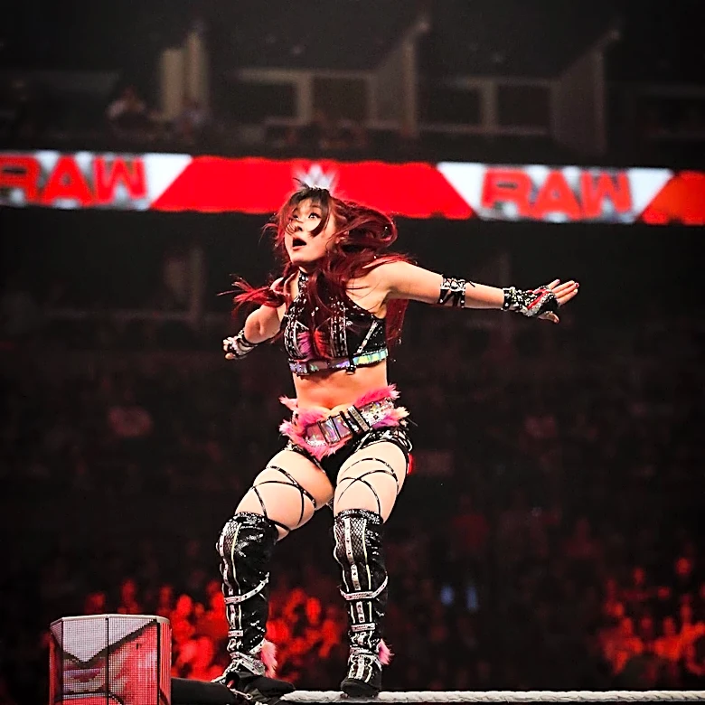 WWE Creative Departments Face Pressure After Disappointing Raw Episode in Los Angeles