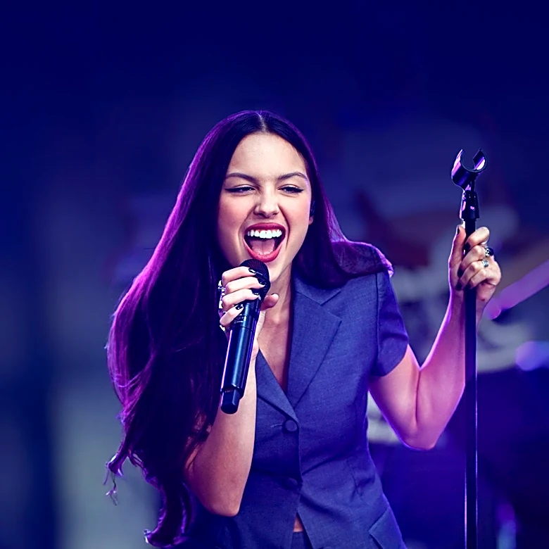 Olivia Rodrigo Joins Smashing Pumpkins for 'Thirty-Three' Performance at Lollapalooza