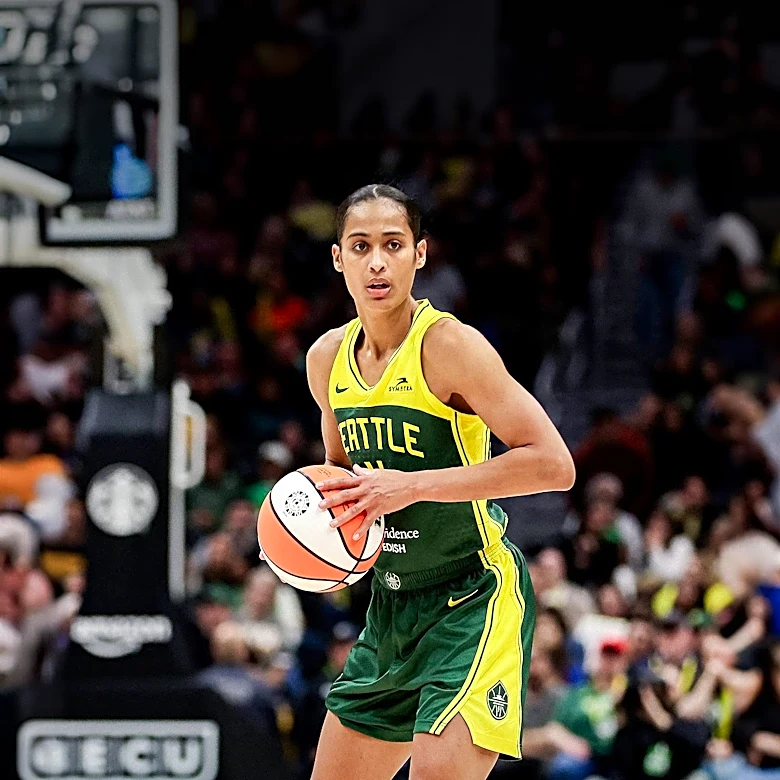 Breanna Stewart Climbs WNBA Scoring List Amid Liberty's Loss