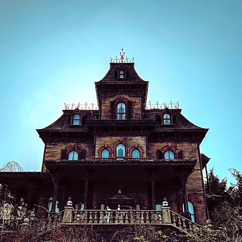 Disney Unveils Restored Exterior of Haunted Mansion at Magic Kingdom