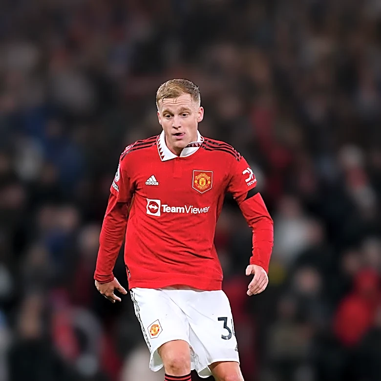 Manchester United Faces Potential Striker Shortage Amid Benjamin Sesko Transfer Speculation
